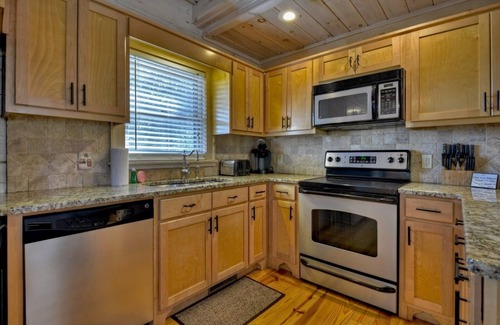 Mineral Bluff Cabin | Mountain getaway with relaxing views