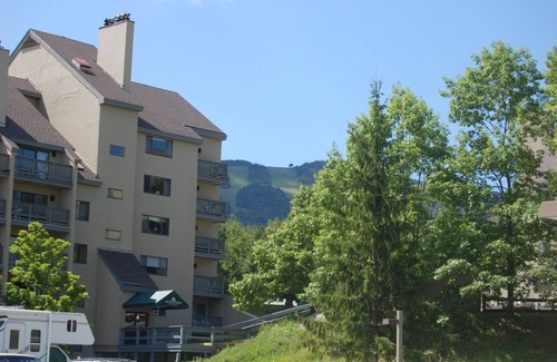 Killington Condo | Mountain Green Ski & Golf Resort 2-F4 Across the Street from the Lifts