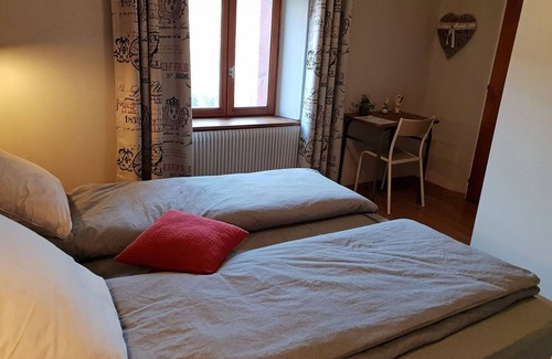 Ventron Bed & Breakfast | Mountain guest rooms, pets allowed