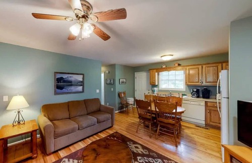 Trenton Cabin | Mountain Hideaway at Cabins in the Clouds!