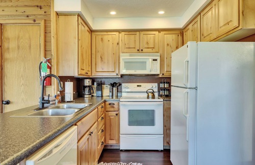 Brian Head Condo | Mountain Hideaway Condo Across the Street from Giant Steps