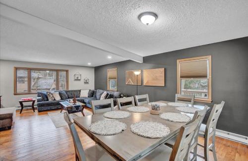 Lake Harmony House | Mountain Holidays-Sleeps 18 Firepit Bar & Gameroom