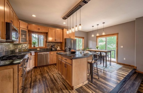 Peshastin House | Mountain home | Views | Hot tub | Dogs OK