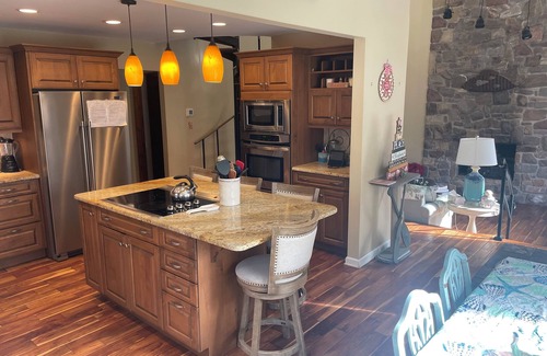 Villas House | Mountain House at the Beach! Dog Friendly, Short Walk to the Beach.