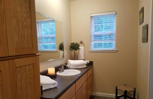 Long Barn Cottage | Mountain House Located near Pinecrest and Dodge Ridge