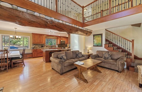 Sonora House | Mountain House - Retreat/Newly Remodeled! Linens Included