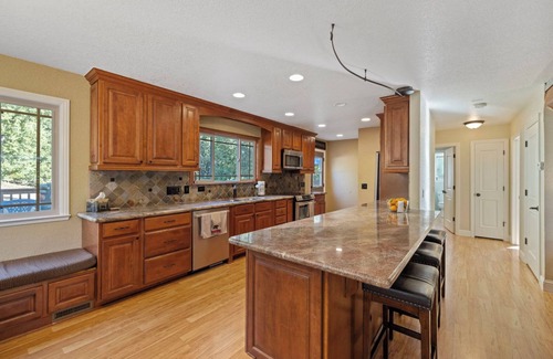 Sonora House | Mountain House - Retreat/Newly Remodeled! Linens Included