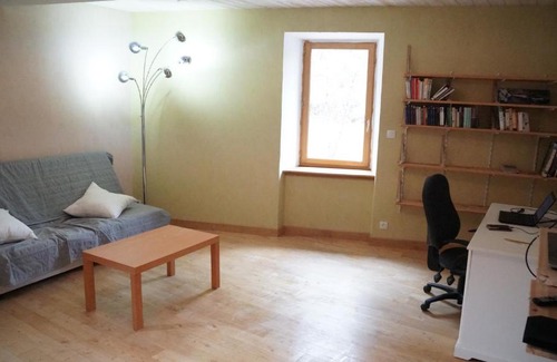 Sentein House | Mountain House with Beautiful Views and Real Fires