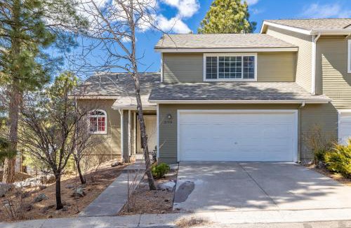 Woodlands Village Villa | Mountain Jewel Modern Townhome in the Pines Great Location Near Downtown Flagstaff