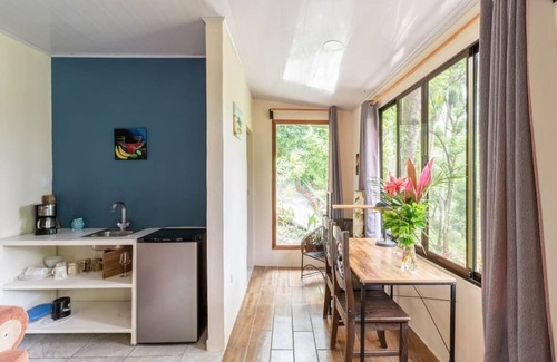 El Cerro Apartment | Mountain Jungle Cozy Apartment - with POOL + WIFI + A/C