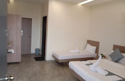 Gureghar Hotel | Mountain lake
