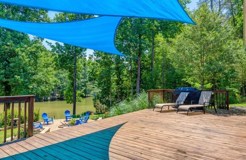 Moneta House | Mountain Lake Lodge - Dog-friendly cabin with gentle lot and firepit.