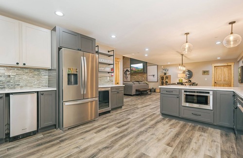 Oakland House | Mountain Laurel: New, Lake Access w. Dock Slip, Hot Tub, Dogs OK