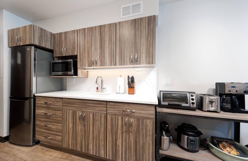 Purgatory Condo | Mountain Light Loft (#342) | 10 min to Ski - Views, A/C, Golf, Pool & Hot Tub