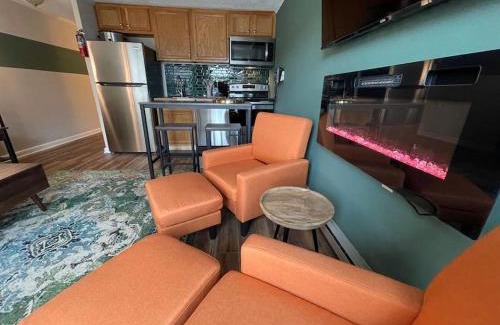 Snowshoe Apartment | Mountain Lodge getaway, ski-in/ski-out, heart of the village