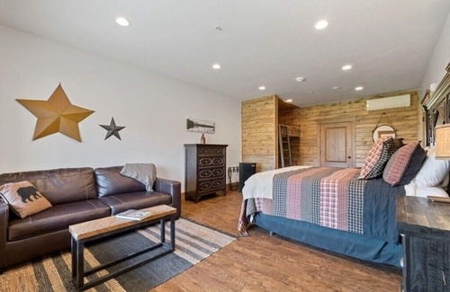 Porterville Cabin | Mountain Lodge on working dude ranch.