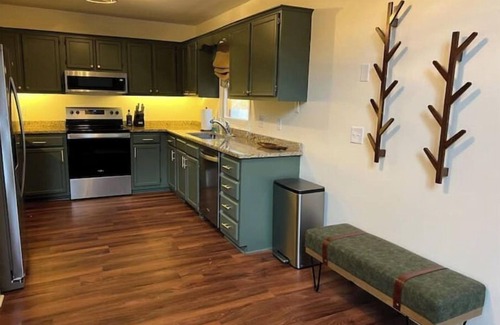 Mill Ridge House | Mountain Lodge with Hot Tub and River Access, Between Boone & Banner Elk