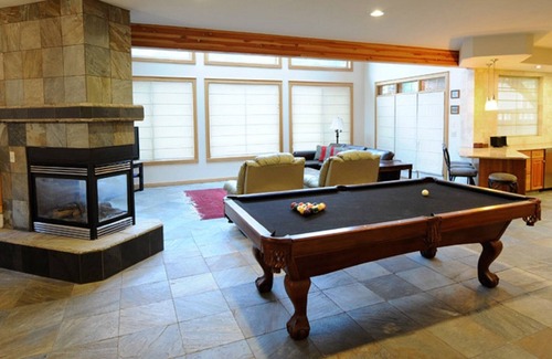 Alyeska House | Mountain luxury; 3200 sq ft home with view, pool table and close to skiing!