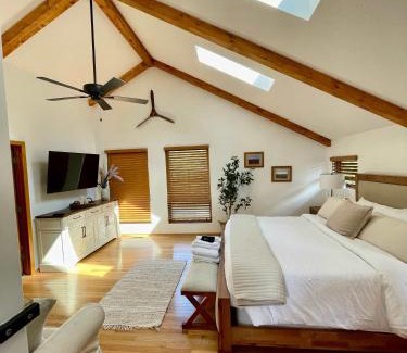 Kabletown House | Mountain Luxury - Hot Tub Amazing Views & More