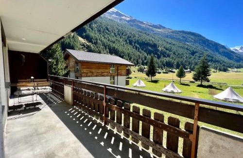 Taesch Apartment | Mountain magic apartment for 6 Near Zermatt with parking!