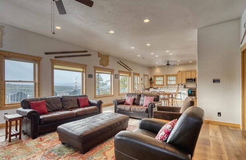 Leadville House | Mountain Majesty-HOT TUB! Minutes to Ski Cooper-Private fishing out your door!