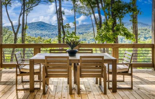Morganton House | Mountain Majesty - Views Style & Relaxation
