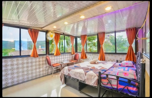 Kune N.m. Villa | Mountain Majesty Villa Boho