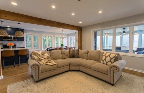 Afton House | Mountain Mama- Amazing Views! + Hot Tub!