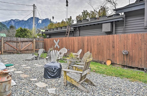Index House | 'Mountain Memories:' Cozy Small Town Escape