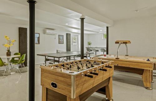 Long Pond House | Mountain Mindset by AvantStay Pool Hot Tub Game Room Firepit