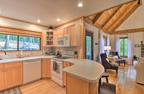 Big Canoe Cabin | Mountain Mint Inn: Cabin w/ Resort Amenity Access!