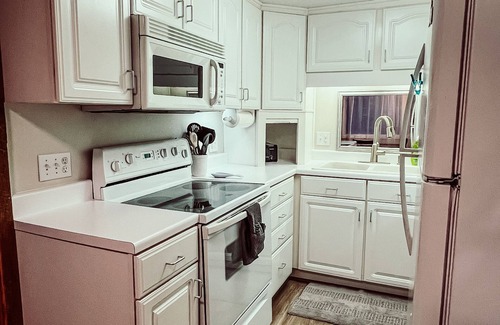 Sugar Mountain Condo | Mountain Oasis fonCozy & Peaceful View - Walk 2 All Seasons Resort - Fireplace