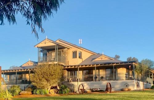 Dumbarton House | Mountain Park Retreat