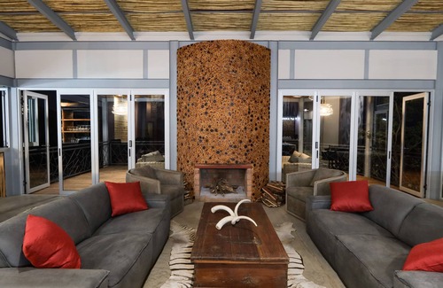Damaraland Cabin | Mountain Peak Game Lodge Namibia