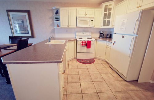 East Kootenay Condo | Mountain Retreat. Amazing Mountain view from every room. Golf, hike, hot springs