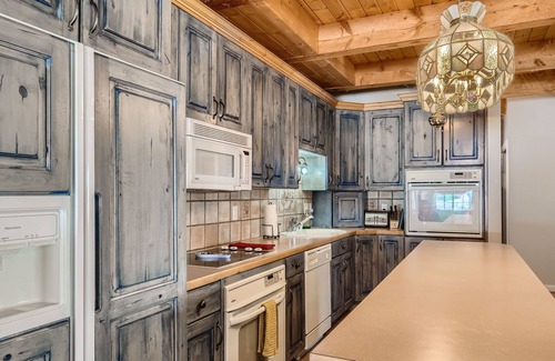 Timber Lakes House | Mountain Retreat | Fast Internet | Full Kitchen