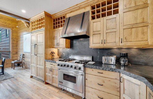 Copper Mountain House | Mountain Retreat- Ski-In/Ski-Out Copper Mountain Getaway