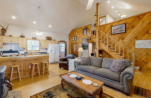 Sylva House | Mountain retreat with breathtaking views, dog friendly