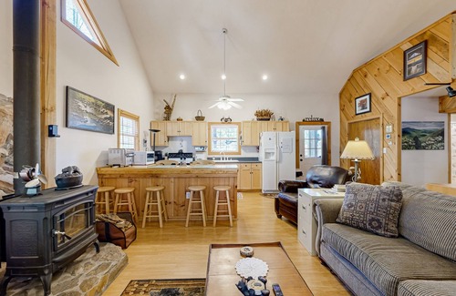 Sylva House | Mountain retreat with breathtaking views, dog friendly