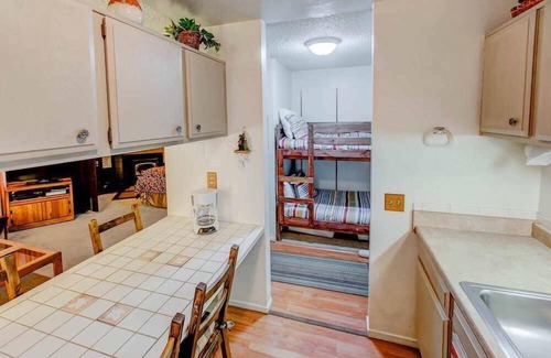 Mammoth Lakes Apartment | Mountain Shadows #f02 - Near Shuttle & Shopping!