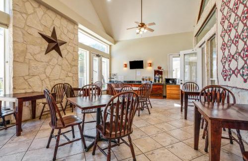Bee Cave Cabin | Mountain Star Lodge