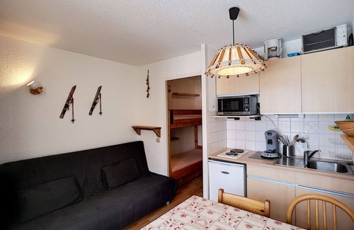 Les Bruyeres Apartment | Mountain studio 3 ppl in Les Menuires, ski-in/ski-out