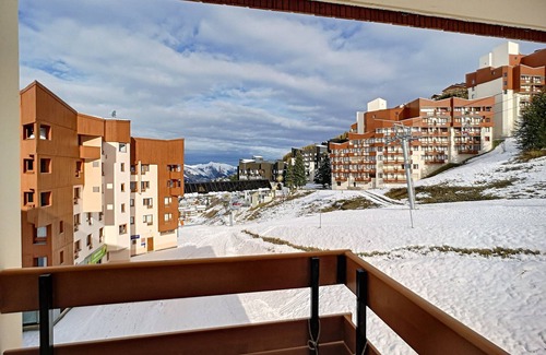 Les Bruyeres Apartment | Mountain studio 3 ppl in Les Menuires, ski-in/ski-out