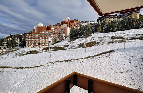 Les Bruyeres Apartment | Mountain studio 3 ppl in Les Menuires, ski-in/ski-out