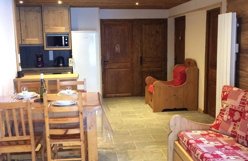 Bonneval-sur-Arc Apartment | Mountain-style apartment La Datcha 2 (sleeps 4) in the old village