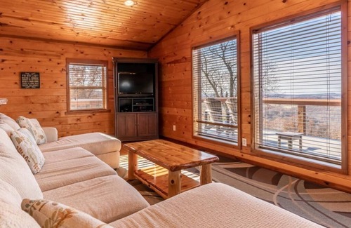 Ponca Cabin | Mountain Sunset Cabin w/Hot Tub
