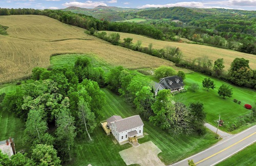 Granville Cottage | Mountain & Sunset Views: Upstate Family Home