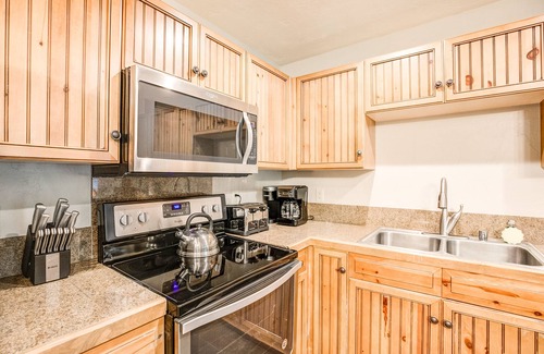 Breckenridge Condo | Mountain Thunder Home Base Condo: Ski In, Great Breck Location