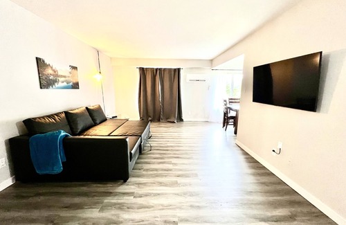 Port Alice Apartment | Mountain Top Floor Suite *Pet Friendly 2 Bedroom 1 Bath
