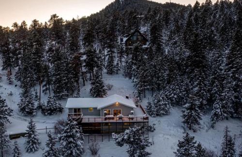 Doubleheader House | Mountain Top Getaway With A Hot Tub